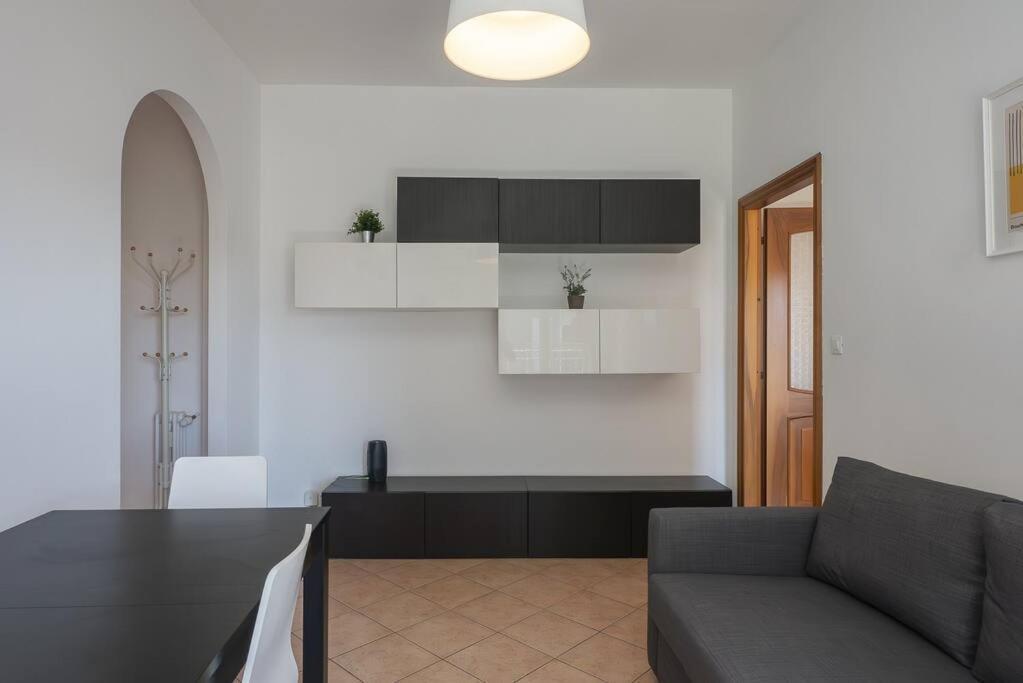 Youhosty - Zuretti42 Apartment Milan Bagian luar foto