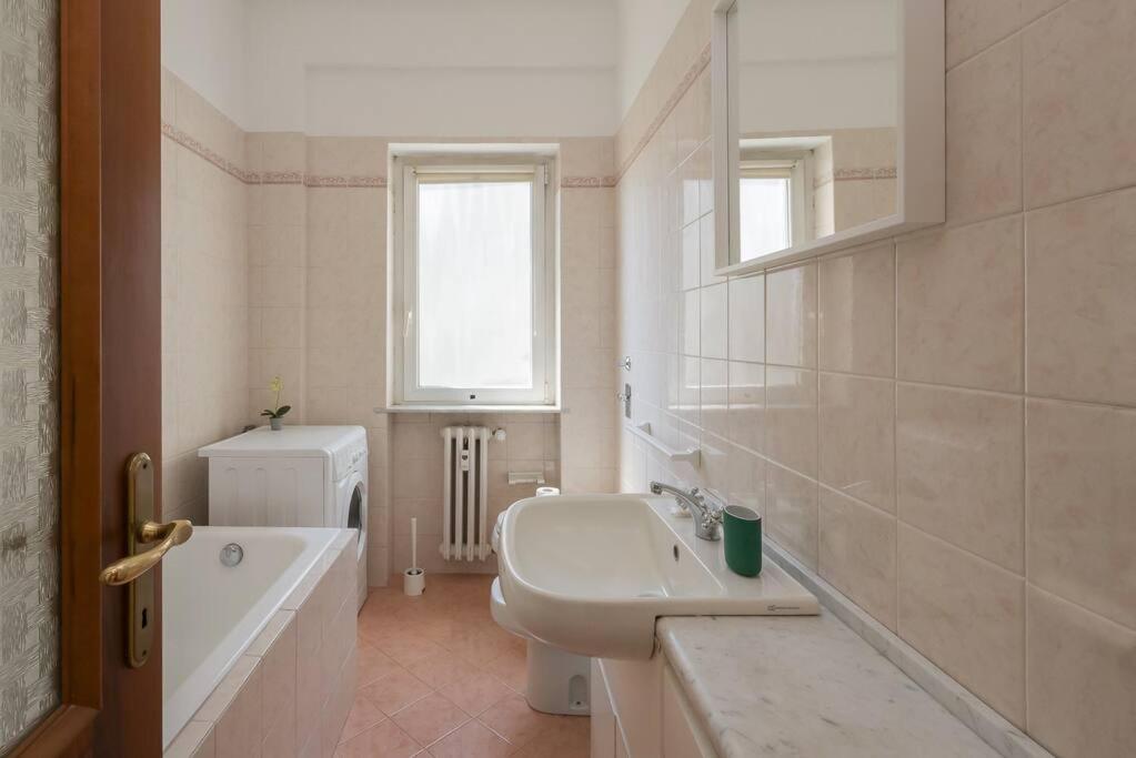 Youhosty - Zuretti42 Apartment Milan Bagian luar foto